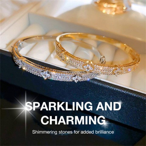 Four-leaf clover  Moissanite bracelet