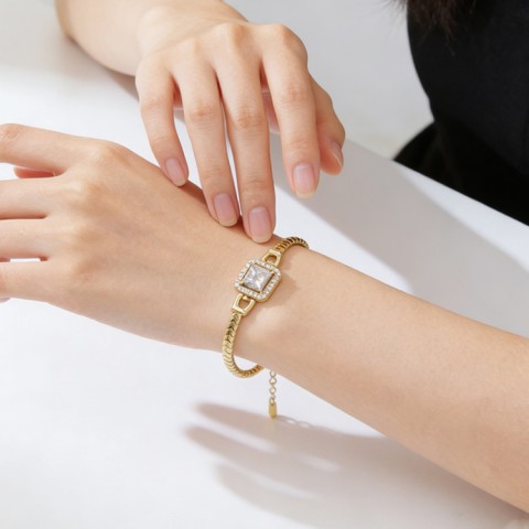 Gold diamond bracelet