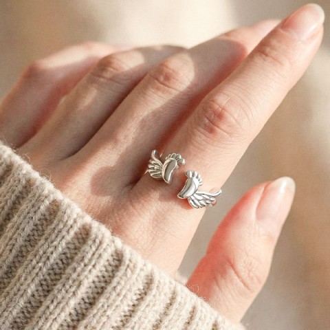 Mommy of an Angel Engraving Open hug Rings