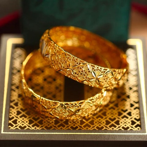 Four-leaf clover retro hollow out gold bracelet