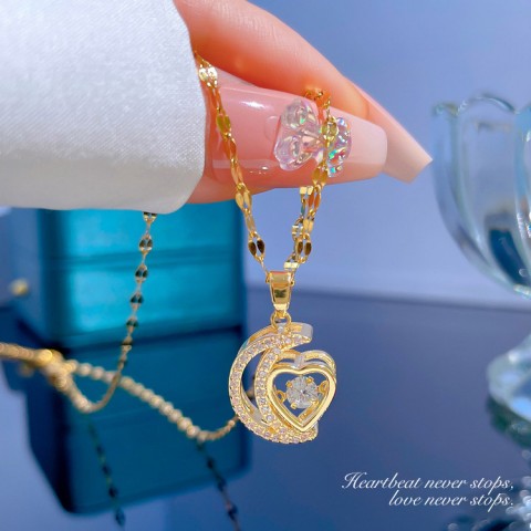 Light luxury moon love heart touching necklace