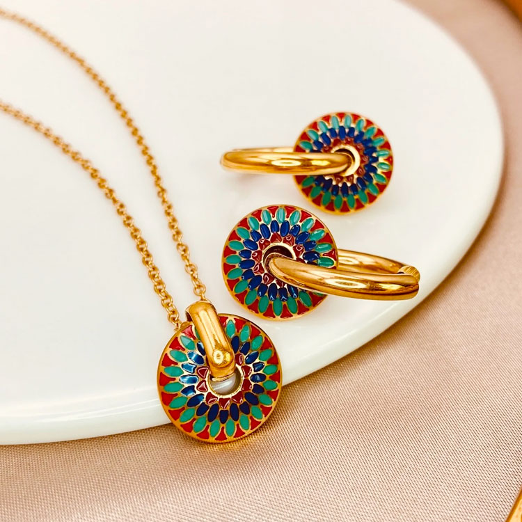 Enchanted Retro Bohemian Earrings & Necklace - Buy necklace and earrings together to save 699pesos and get delicate jewelry box as freebie